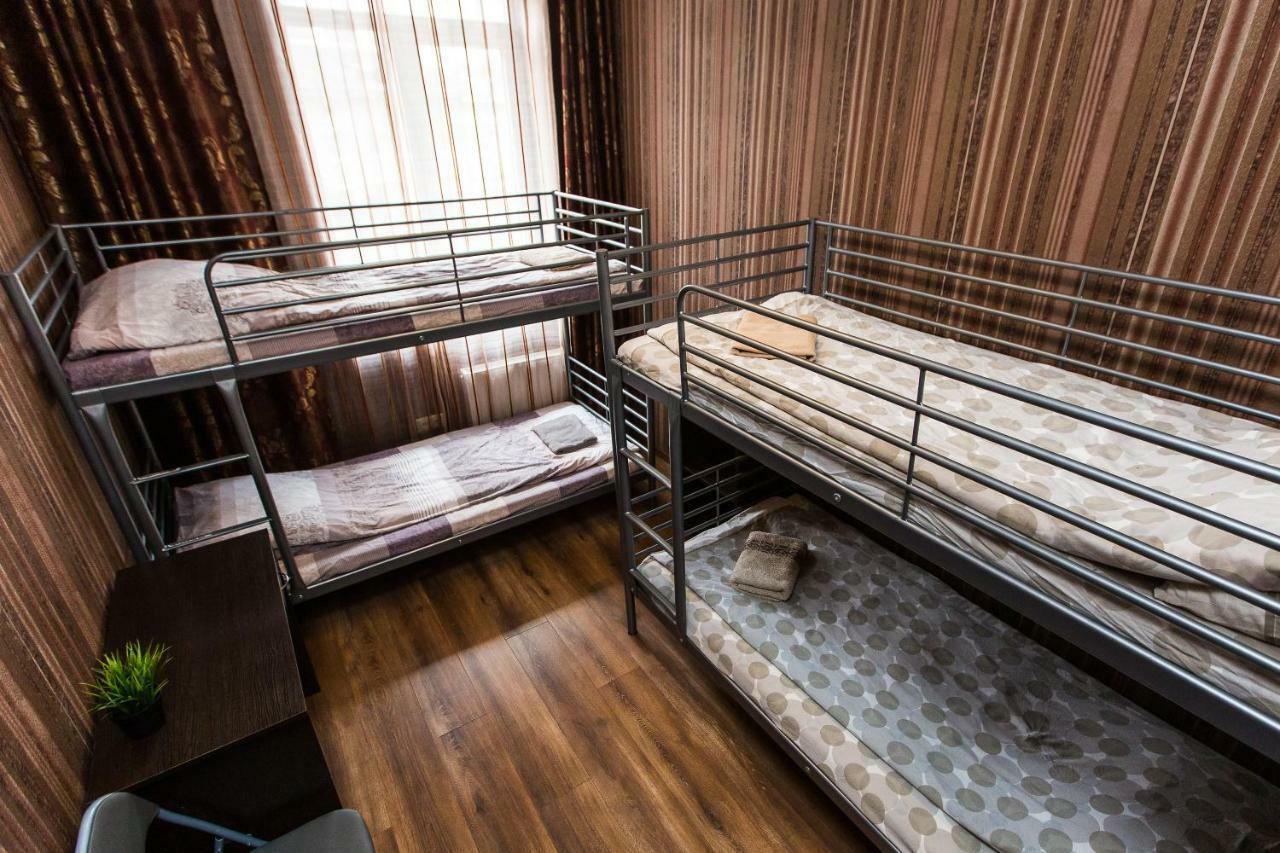 Baker'S Street Hostel Lviv Ngoại thất bức ảnh