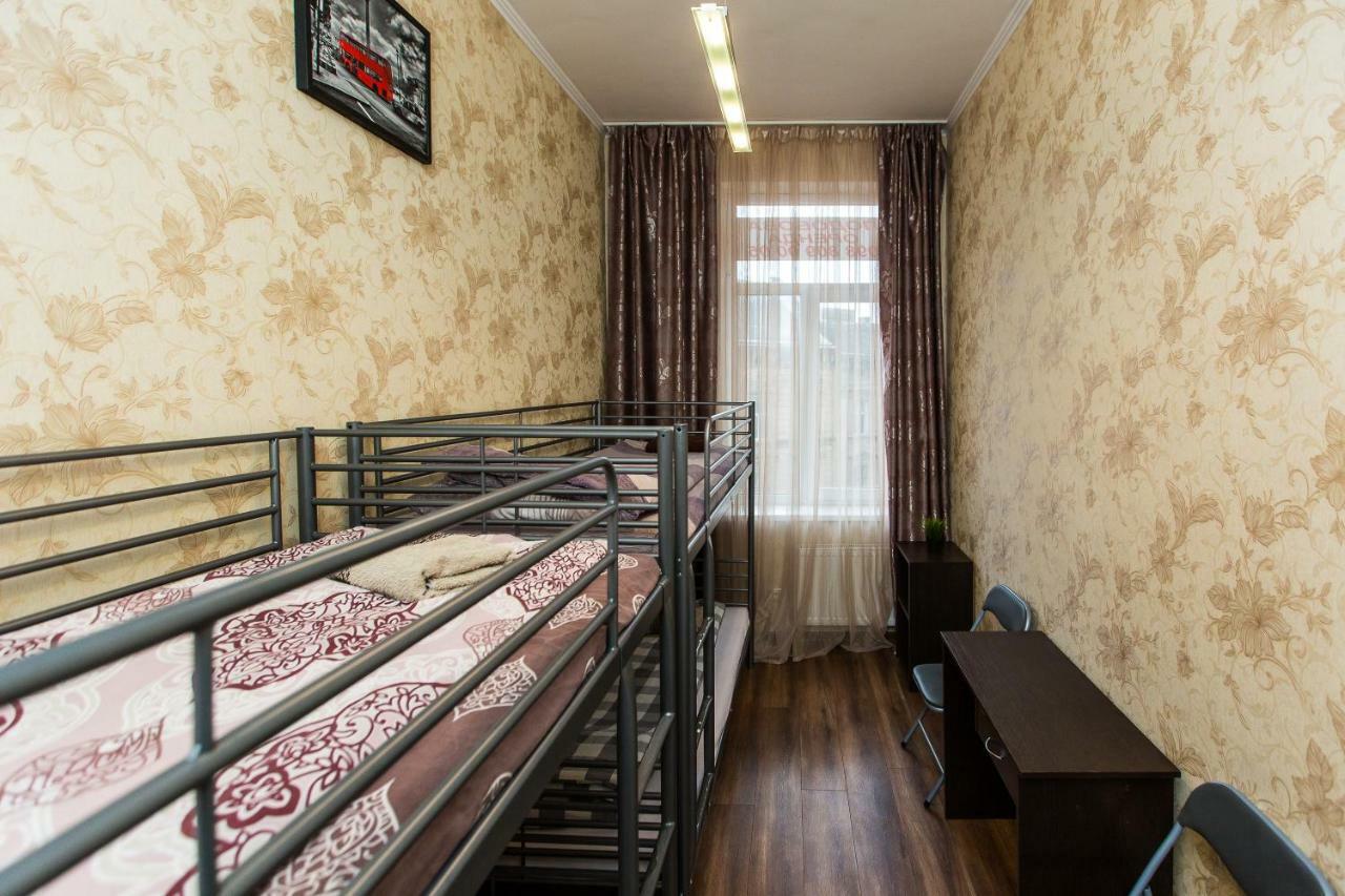 Baker'S Street Hostel Lviv Ngoại thất bức ảnh