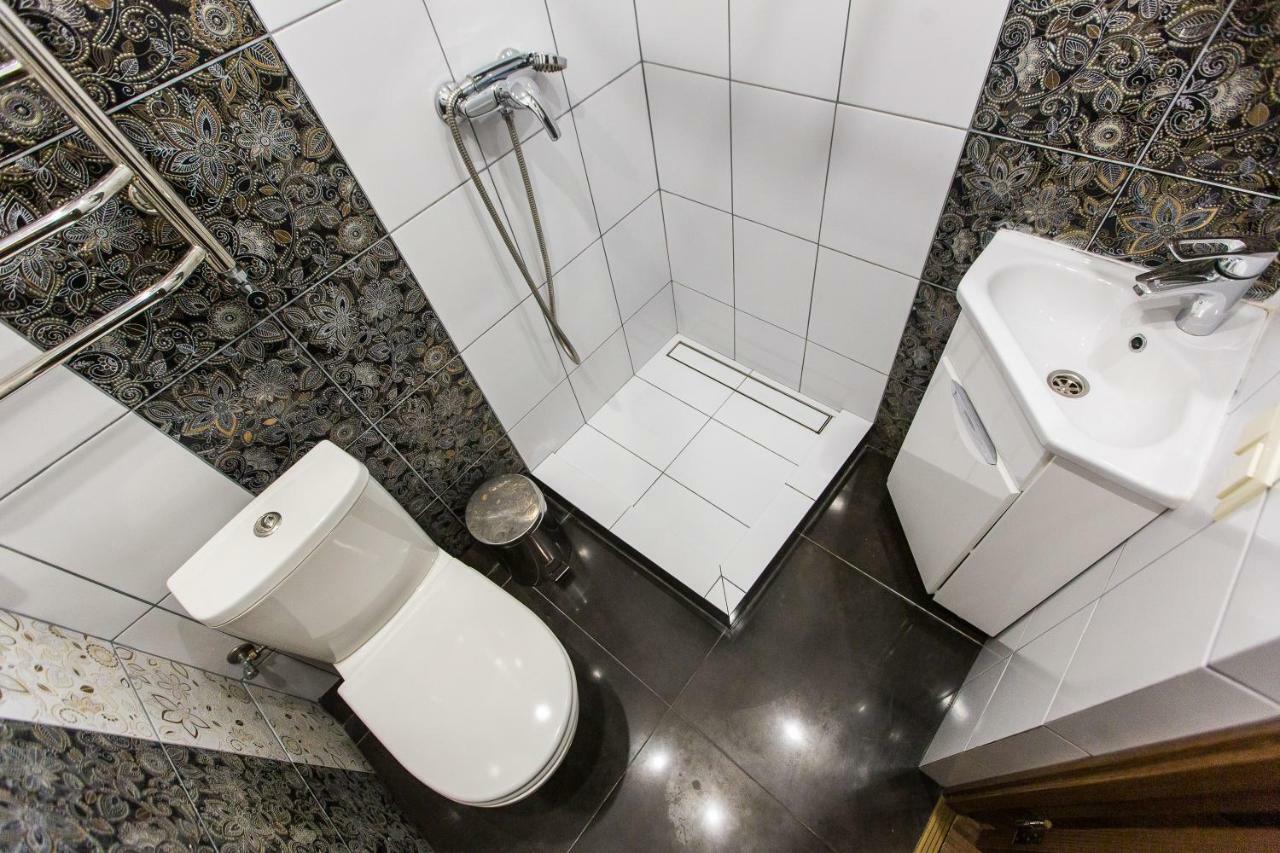 Baker'S Street Hostel Lviv Ngoại thất bức ảnh